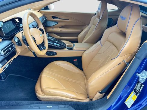 Used 2025 Aston Martin V8 Vantage Coupe image 18