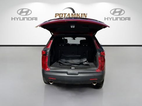 Used 2023 Chevrolet Traverse LT image 25