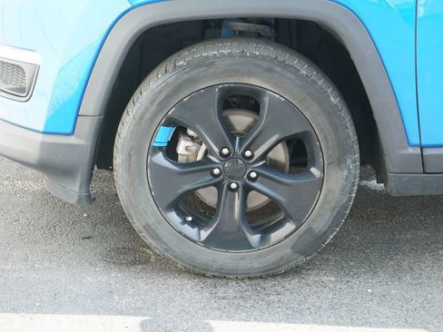 Used 2019 Jeep Compass Latitude FWD image 6