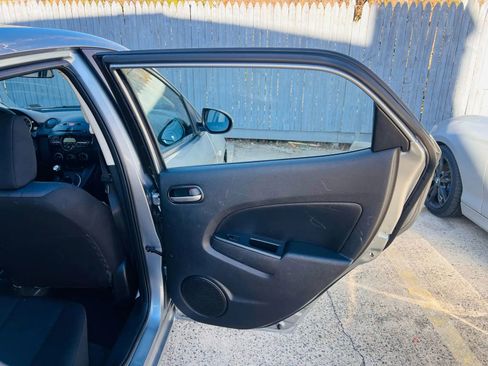 Used 2012 MAZDA MAZDA2 Sport image 15