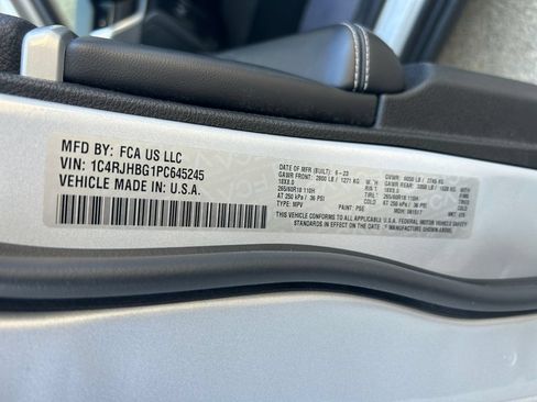 Certified 2023 Jeep Grand Cherokee Limited AWD/4WD image 32