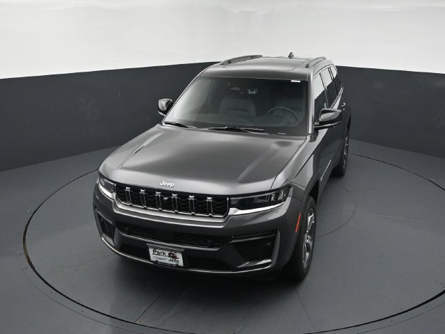 New 2026 Jeep Grand Cherokee Limited w/ Luxury Tech Group II AWD/4WD image 13