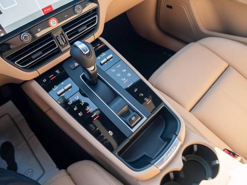 New 2026 Porsche Macan AWD/4WD image 20