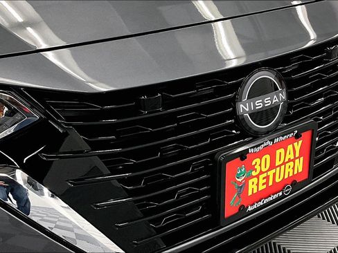 New 2025 Nissan Sentra SV w/ SV Premium Package FWD image 16