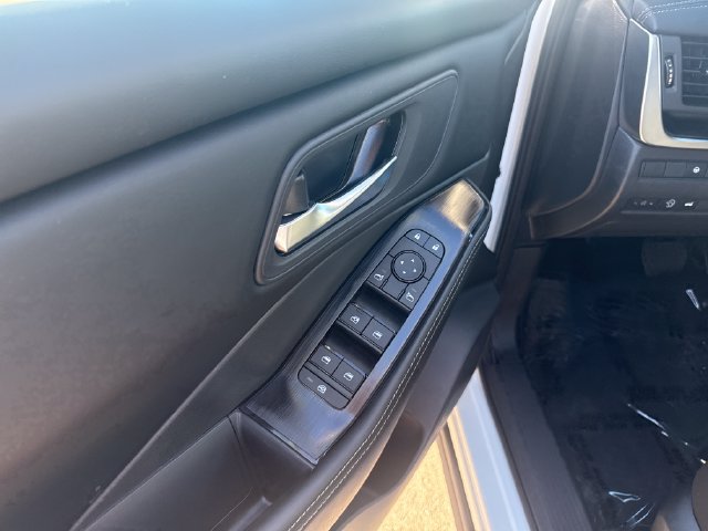 Certified 2026 Nissan Rogue SV AWD/4WD image 12
