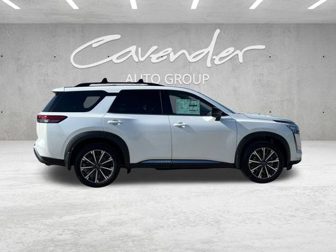 New 2026 Nissan Pathfinder Platinum FWD image 18
