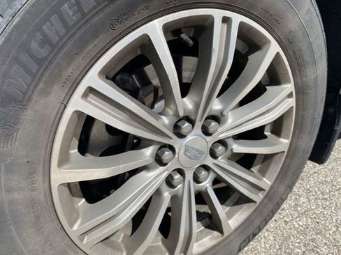 Used 2018 Cadillac XT5 Luxury w/ Driver Awareness Package AWD/4WD image 6