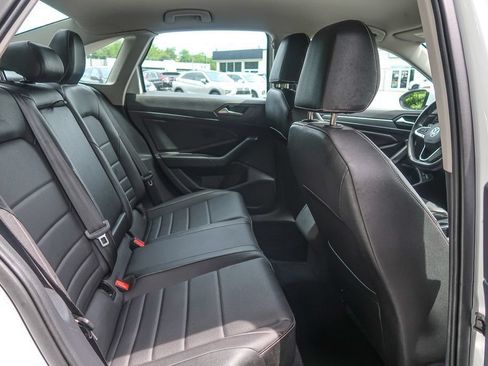 Used 2023 Volkswagen Jetta SE FWD image 14