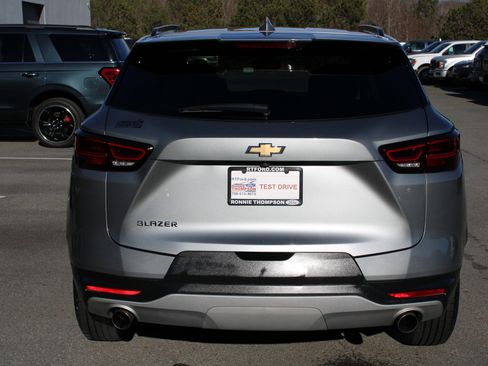 Used 2024 Chevrolet Blazer LT w/ Convenience Package image 4