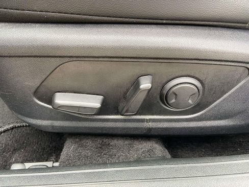 Used 2023 Hyundai Elantra Limited FWD image 16