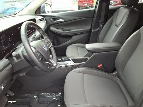 Used 2025 Buick Encore GX Preferred w/ Comfort Package FWD image 14