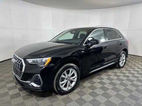 Used 2022 Audi Q3 2.0T Premium w/ Convenience Package image 7