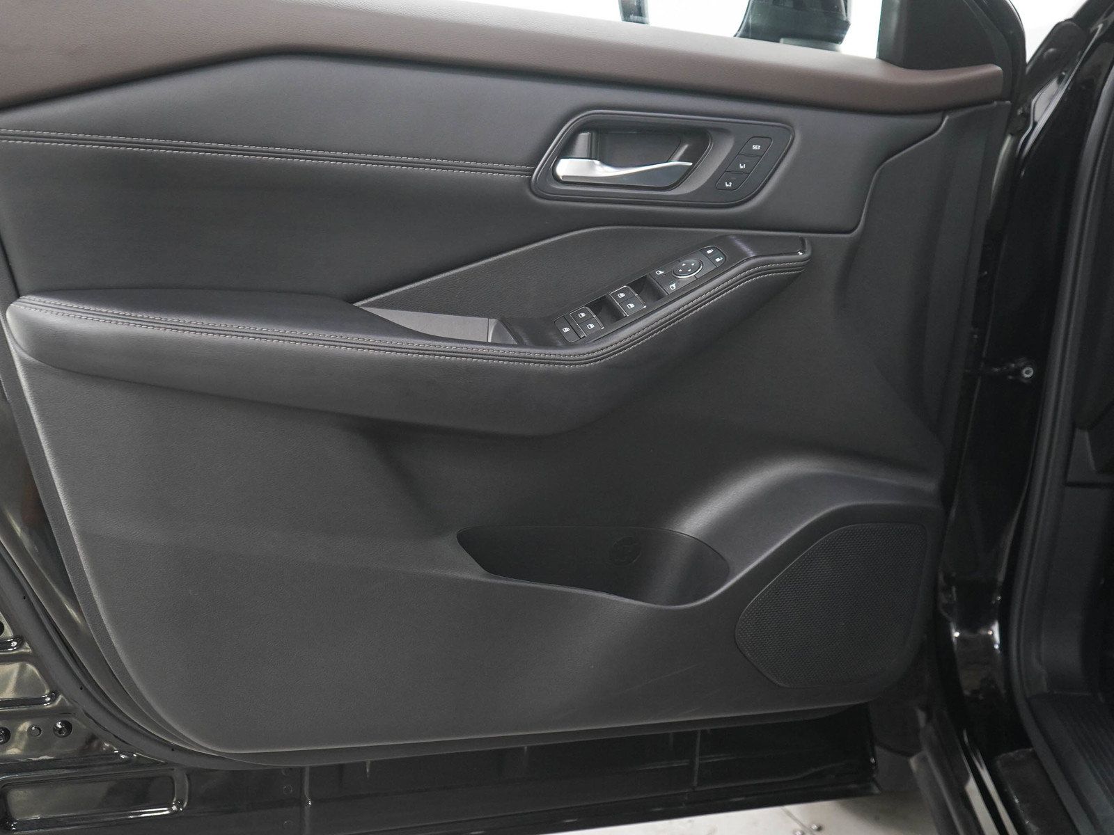 Used 2023 Nissan Rogue SL AWD/4WD image 19