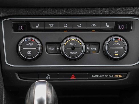 Used 2019 Volkswagen Atlas SE w/ Towing Package FWD image 14