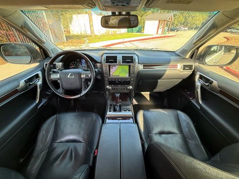 Used 2014 Lexus GX 460 Sport Utility w/ Premium Package image 12