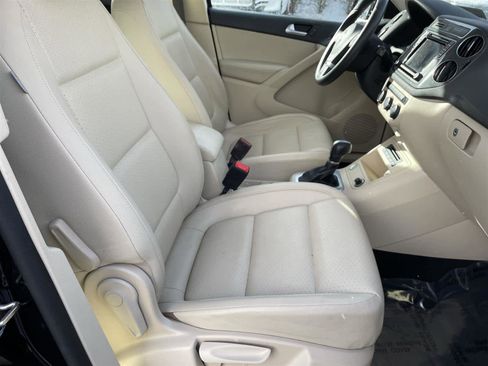 Used 2017 Volkswagen Tiguan S image 18