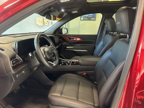 Used 2024 Chevrolet Traverse Z71 image 13