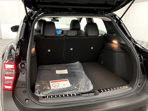 New 2026 Nissan Kicks SR w/ SR Premium Package AWD/4WD image 82