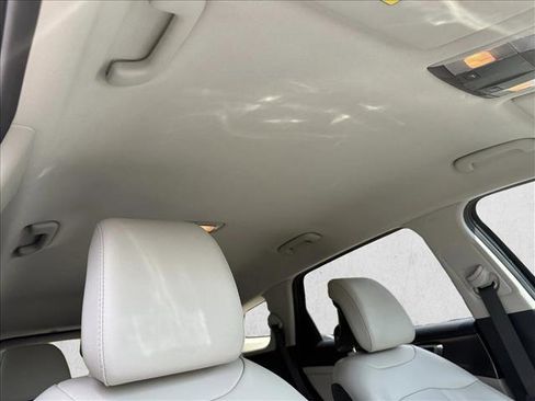 Used 2025 Kia Sportage EX FWD image 23