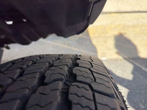 Used 2022 Toyota Tacoma TRD Off-Road w/ TRD Premium Off Road Package image 12