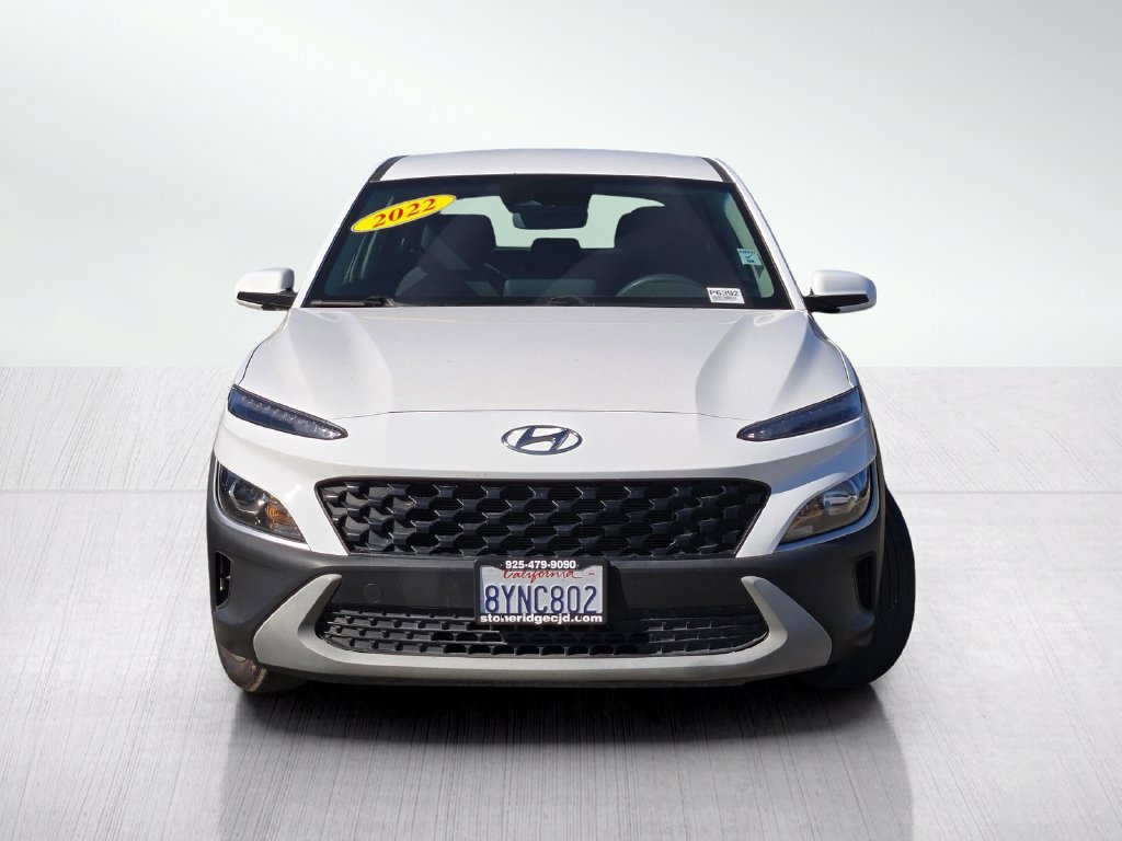 Used 2022 Hyundai Kona SE FWD image 2