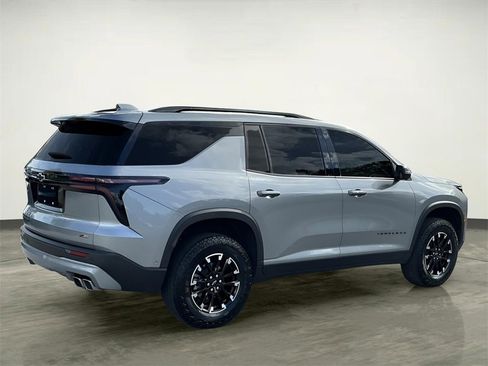 Used 2024 Chevrolet Traverse Z71 w/ Enhanced Driving Package image 10