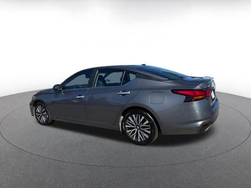 Used 2025 Nissan Altima 2.5 SV image 10
