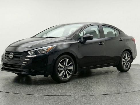Used 2025 Nissan Versa SV FWD image 3