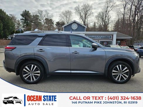 Used 2022 Nissan Pathfinder Platinum w/ Cargo Package image 6