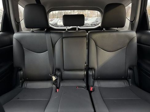 Used 2017 Toyota Prius V Five image 28