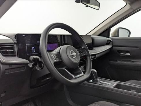 Used 2025 Nissan Kicks SV AWD/4WD image 23