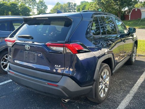 Used 2021 Toyota RAV4 XLE Premium AWD/4WD image 5