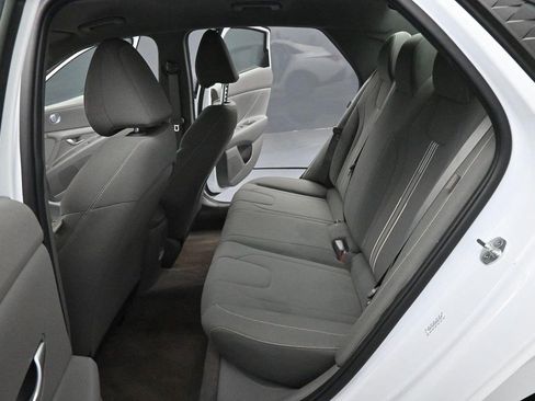 Used 2024 Hyundai Elantra SEL FWD image 26
