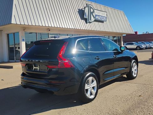 Used 2022 Volvo XC60 B5 Momentum image 8