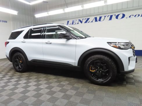 Used 2026 Ford Explorer Tremor w/ Tremor Convenience Package AWD/4WD image 3