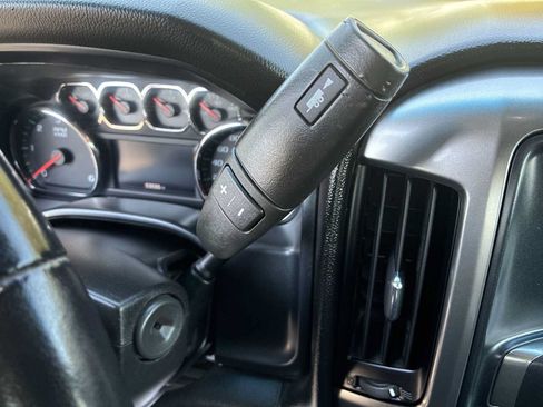 Used 2018 Chevrolet Silverado 1500 LT w/ LT Fleet Convenience Package AWD/4WD image 19