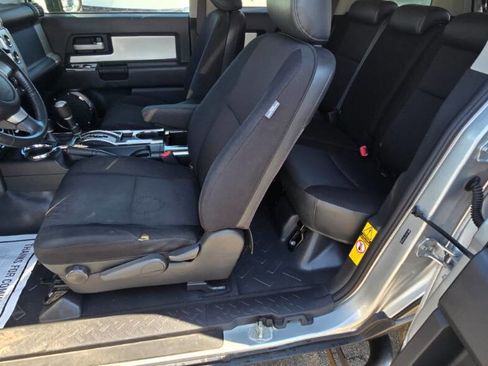 Used 2007 Toyota FJ Cruiser 4WD image 11