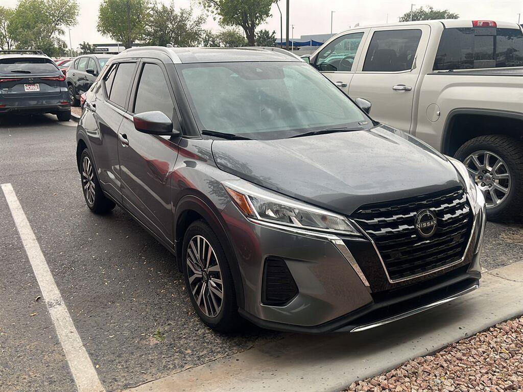 Used 2023 Nissan Kicks SV FWD image 2