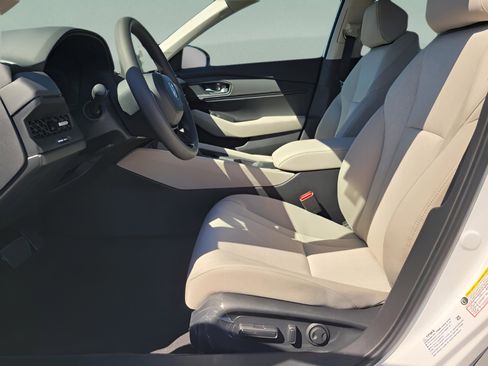 New 2025 Honda Accord SE image 7