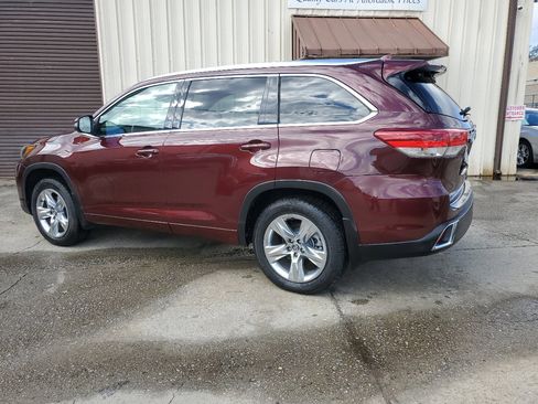Used 2019 Toyota Highlander AWD V6 image 5