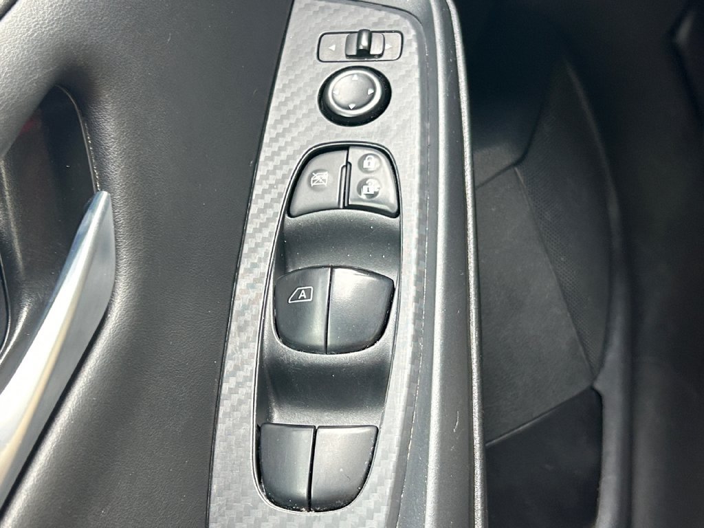 Used 2025 Nissan Sentra SV FWD image 31