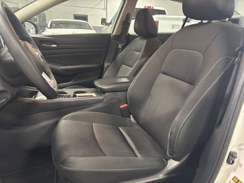 Used 2025 Nissan Altima 2.5 SV image 35