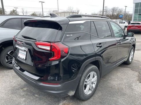 Used 2023 GMC Terrain SLE w/ Driver Convenience Package image 9