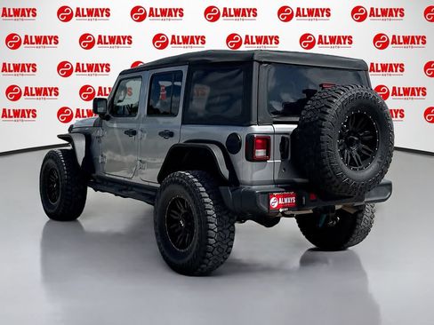 Used 2019 Jeep Wrangler Unlimited Sahara AWD/4WD image 8