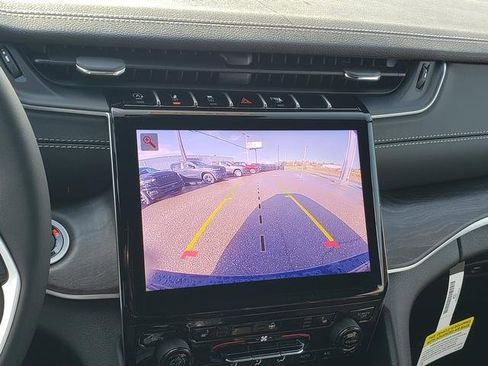 New 2025 Jeep Grand Cherokee Limited w/ Black Appearance Package image 21