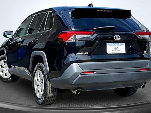Used 2023 Toyota RAV4 LE AWD/4WD image 3