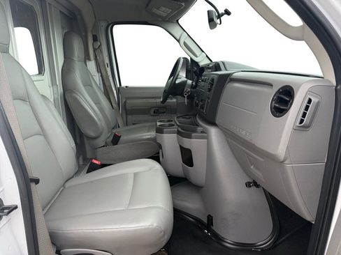 Used 2019 Ford E-350 and Econoline 350 Super Duty w/ Power Windows & Locks Group image 11