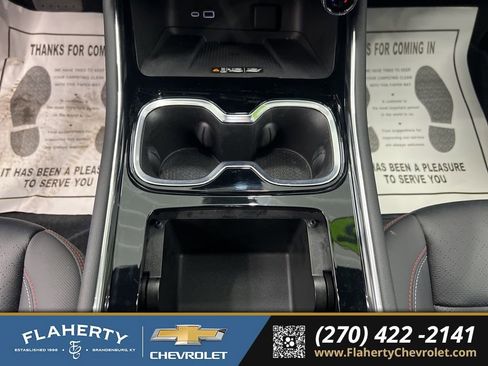 Used 2025 Chevrolet Traverse RS image 34