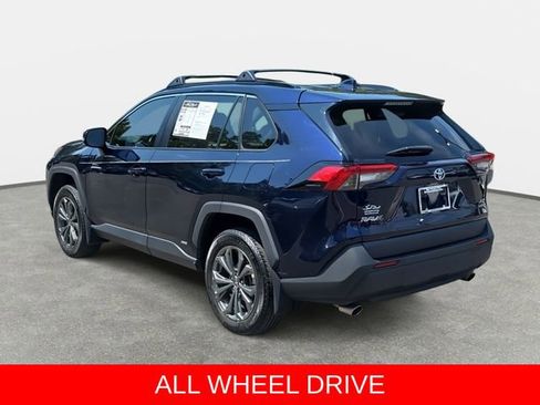 Used 2022 Toyota RAV4 XLE Premium AWD/4WD image 7