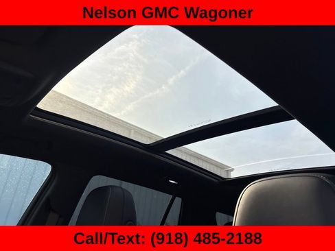 Used 2025 GMC Terrain Elevation w/ Elevation Premium Package AWD/4WD image 11
